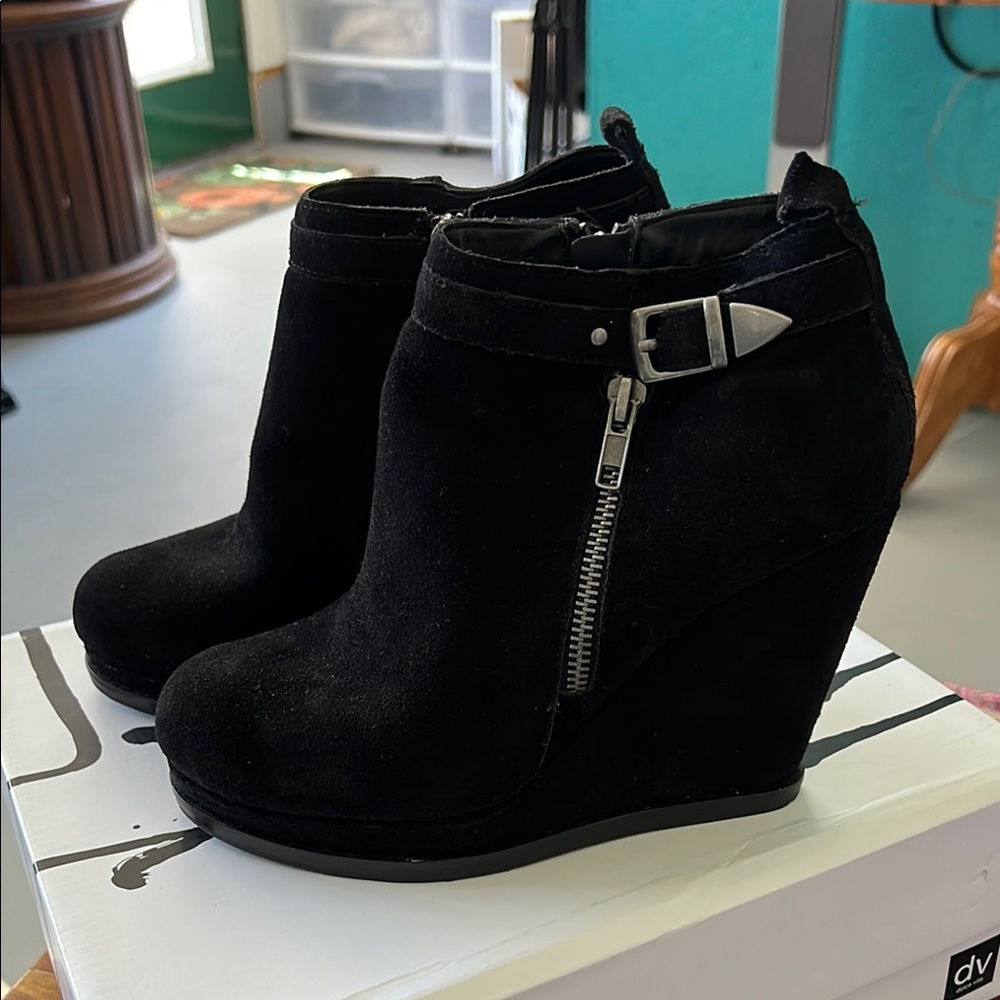 NEW dv dolce vita Peri Black Suede Ankle Boots, 8.5